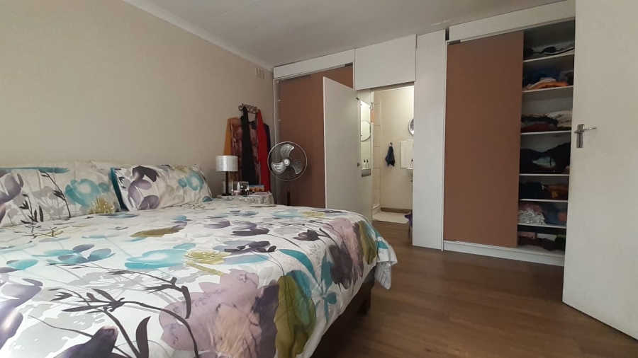 4 Bedroom Property for Sale in Wetton Western Cape